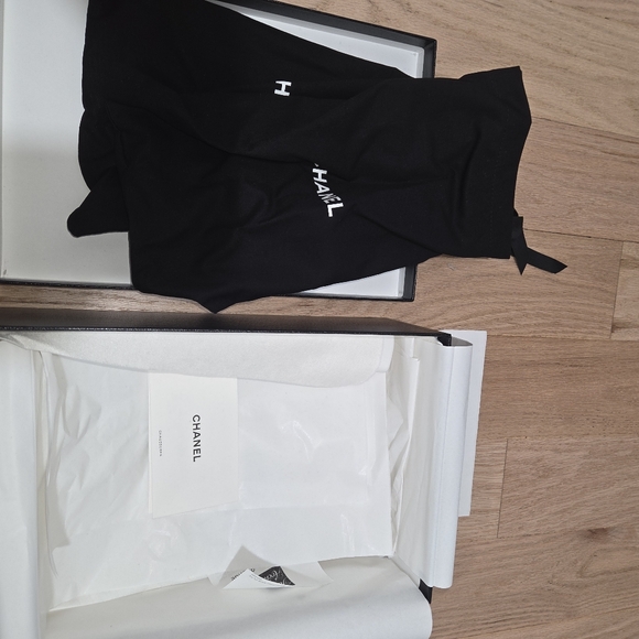 CHANEL Box - Picture 7 of 7